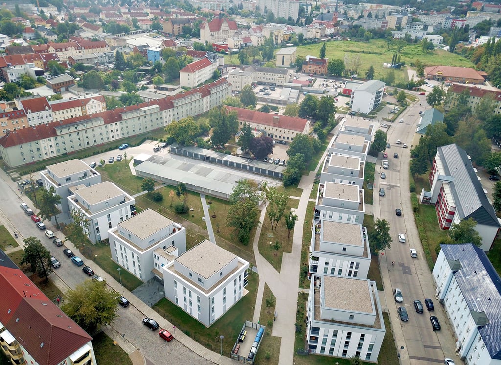 Blick auf den Lutherpark in Schönebeck: Bei der SWB macht es die Mischung an einfachem und gehobenem Wohnraum. Die Gesellschaft ist für die Zukunft gut aufgestellt.