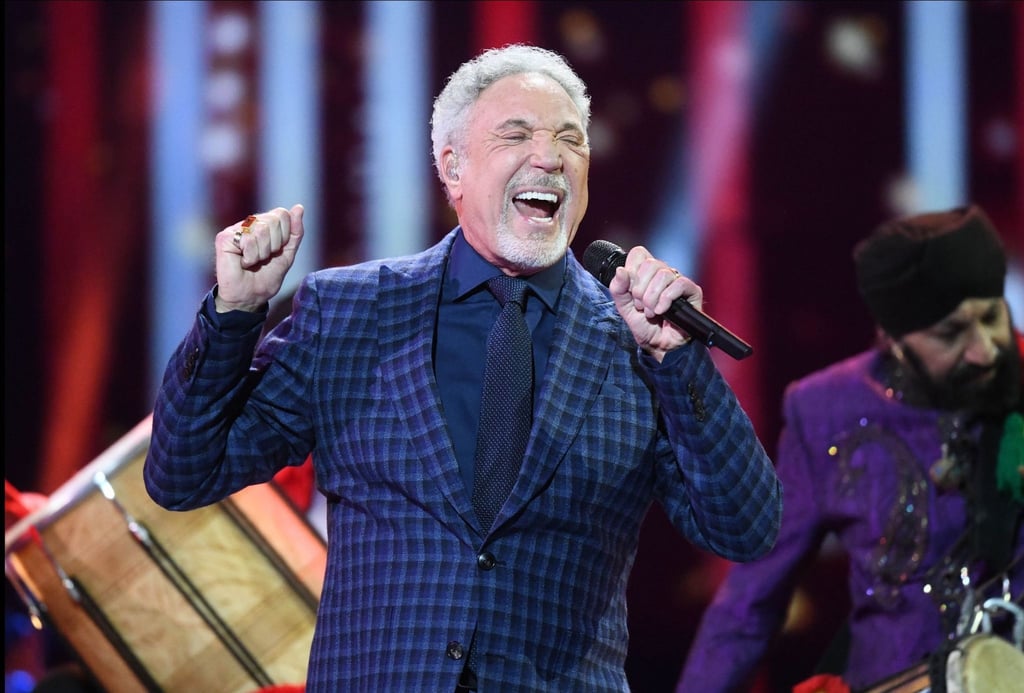 Tom Jones erholt sich nach seiner Hüft-OP.