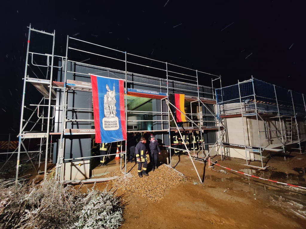 Außenansicht des neuen Feuerwehrgerätehauses in Großgörschen. Hier wurde kürzlich Rohbau-Fest gefeiert.