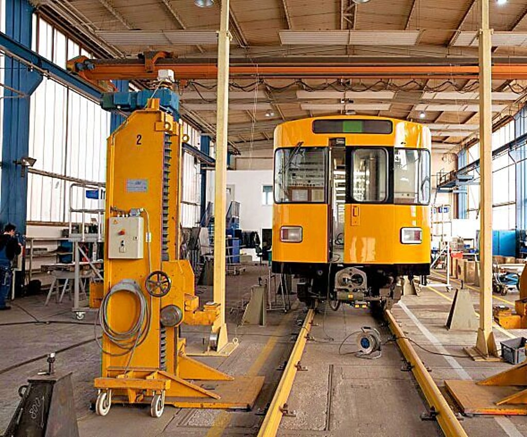 Molinari arbeitete unter anderem Berliner U-Bahn-Wagen auf.