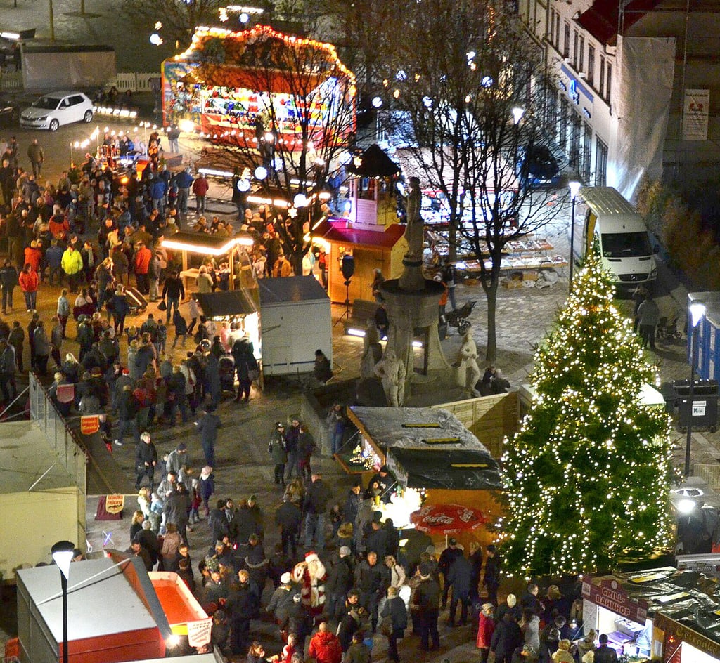 Nach den Absagen 2020 und 2021 wird es auch in diesem Jahr keinen Weihnachtsmarkt vor dem Schönebecker Rathaus geben. Das finazielle RIsiko ist dem Veranstalter zu groß. Insgesamt ist die Eventbranche in einer komplizierten Lage.