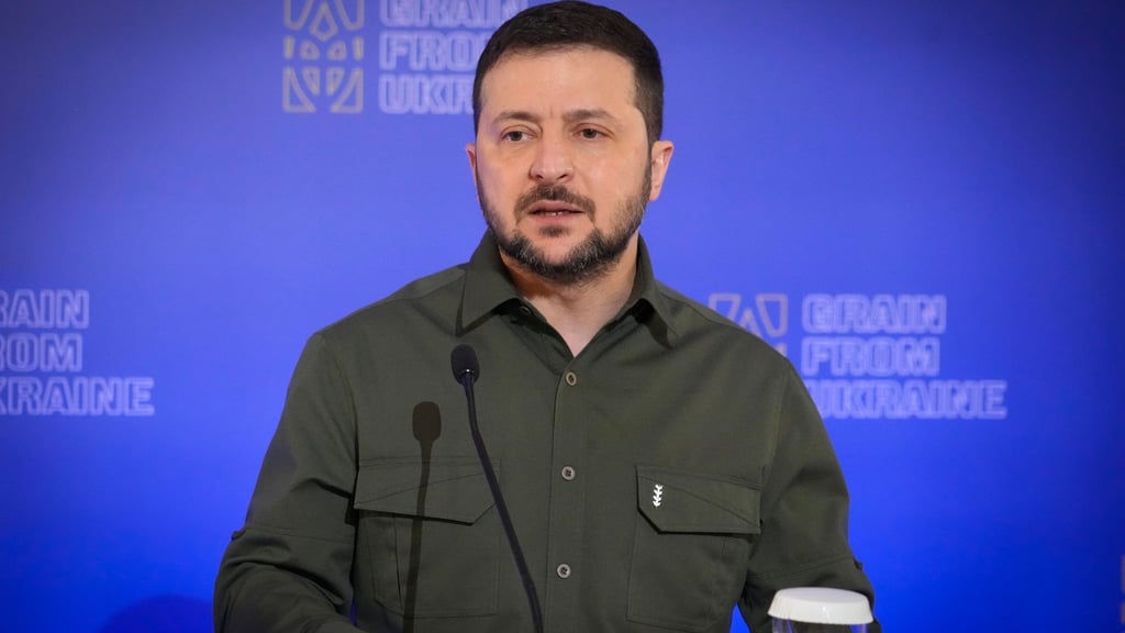 Der ukrainische Präsident Wolodymyr Selenskyj hat Kiews Bürgermeister Vitali Klitschko öffentlich gerügt.