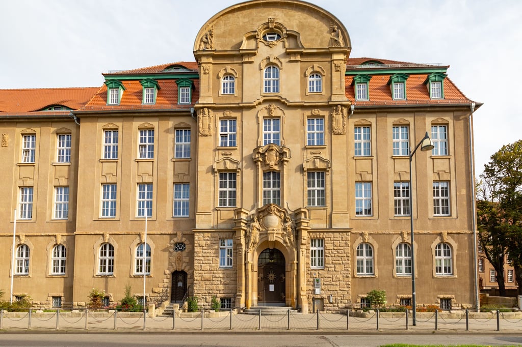 Das Amtsgericht in Weißenfels. Hier wurde jüngst einem 41 Jahre alten Mann vor dem Schöffengericht der Prozess gemacht.