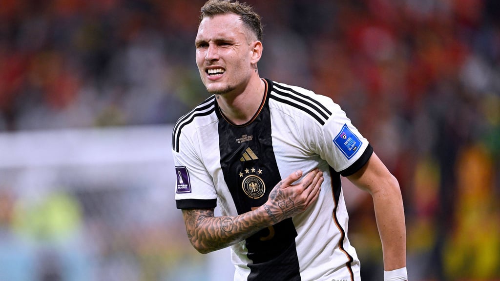 David Raum musste mit Rippenproblemen vom Feld.