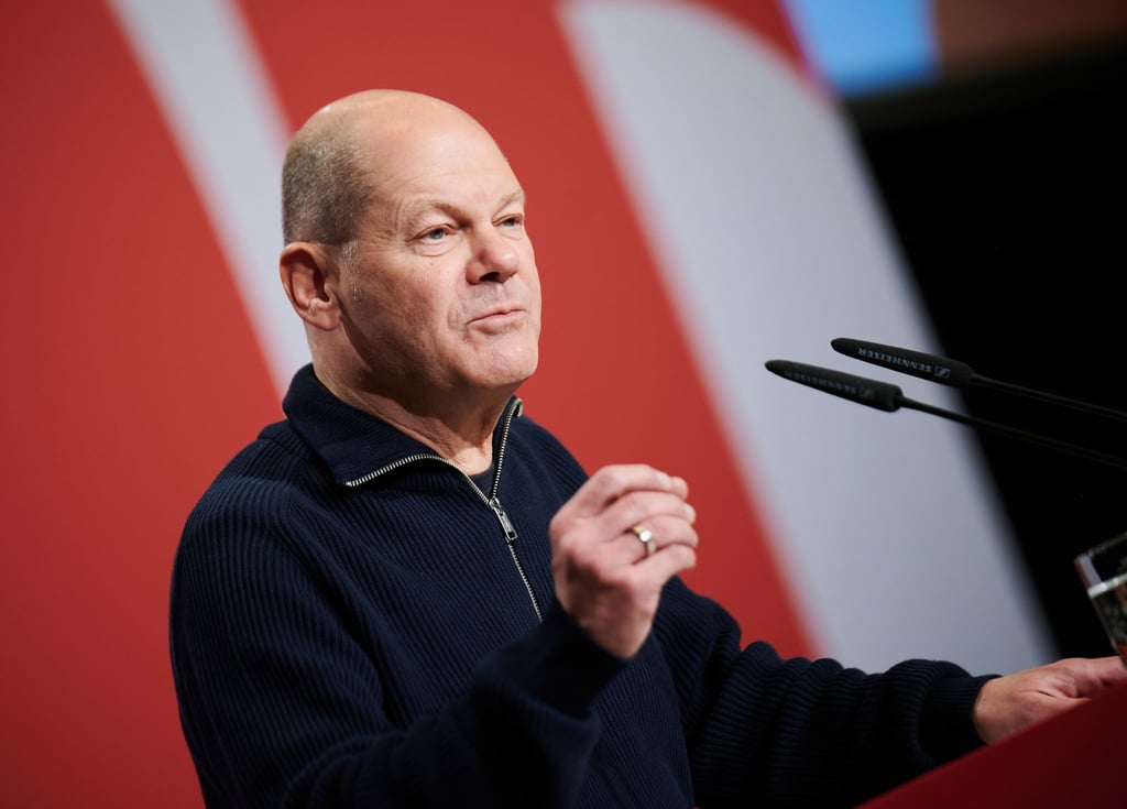 Olaf Scholz (SPD), Bundeskanzler, spricht im Landesparteitag der SPD Brandenburg.