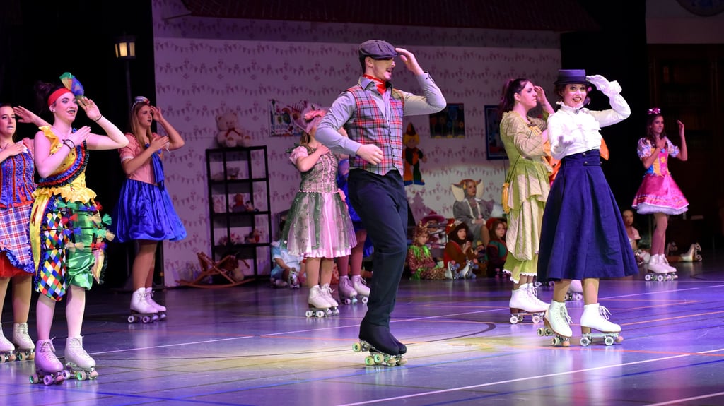 Zuletzt war der Verein aus der Hohenmölsener Partnerstadt 2019 mit einem Musical über Mary Poppins in der Drei-Türme-Stadt zu Gast.