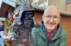 Stefan Germer präsentiert auf dem Ilberstedter Ruprechtmarkt eine 25 Kilogramm schwere Bronzefigur von Knecht Ruprecht, deren Vorlage der Bernburger zuvor mit Ton geformt hatte.