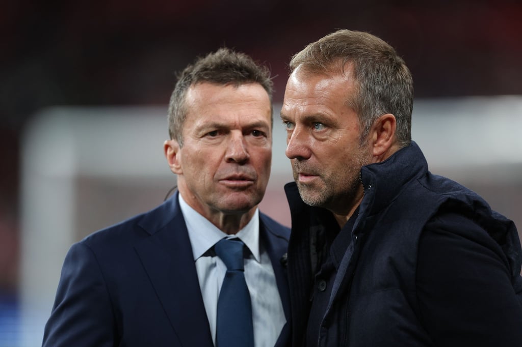 Rekordnationalspieler Lothar Matthäus (l) kritisiert auch Bundestrainer Hansi Flick.