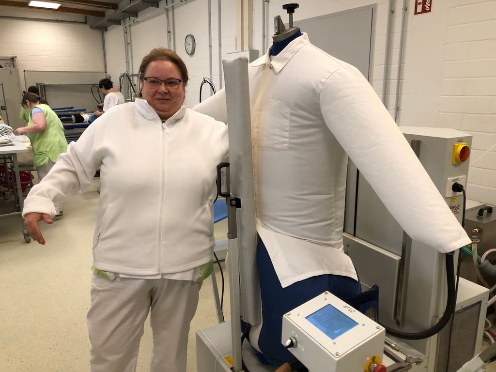 Yvonne Kramm arbeitet in der Wäscherei der Weißenfelser Integra.
