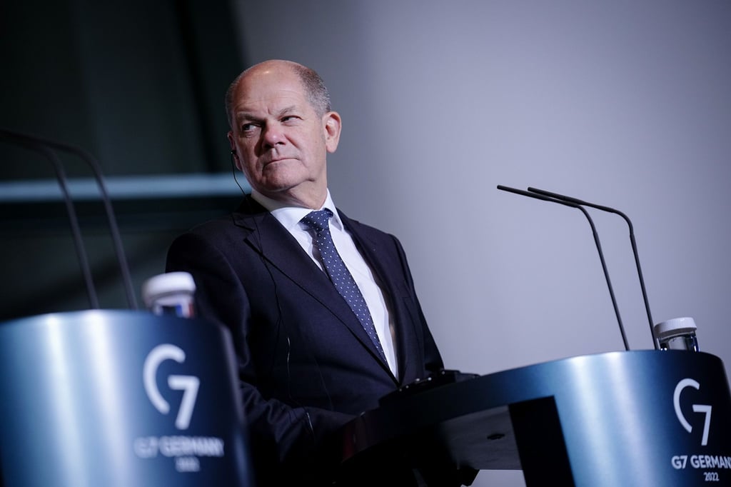 Bundeskanzler Olaf Scholz lobt die deutsche WM-Geste vor dem Spiel gegen Japan.