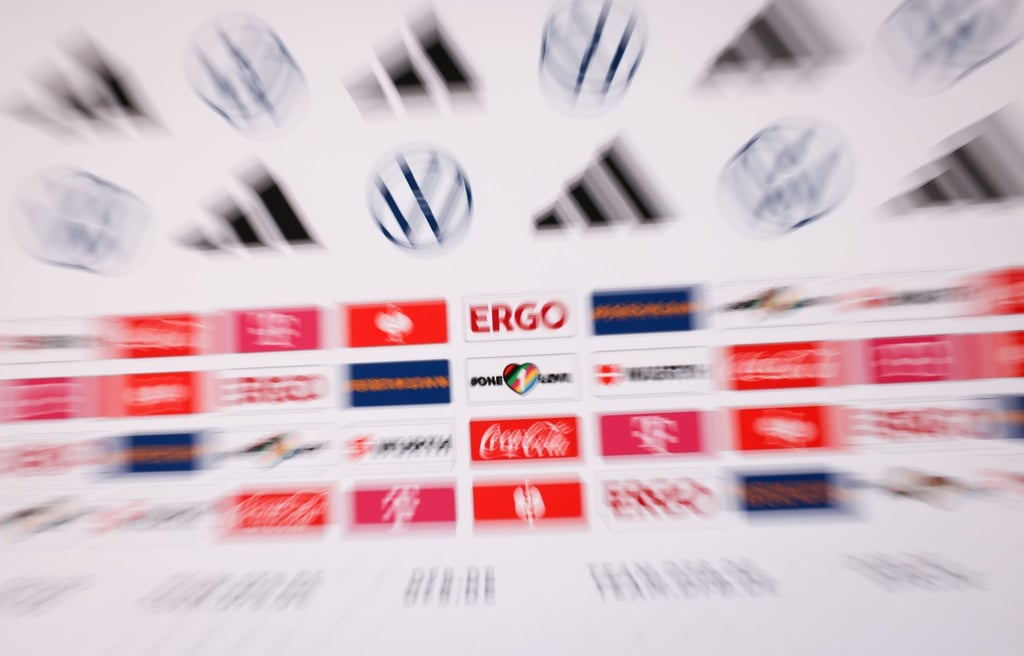 Das „One Love“-Symbol ist nun auch der Werbetafel des DFB zu finden.