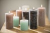 Kerzen können aus pflanzlichen Produkten oder aus Stoffen, die aus Erdöl entstehen, gefertigt sein.