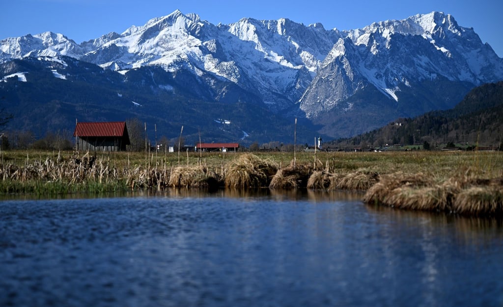 Die Garmischer Wiesen sollen auf die Welterbe-Liste der Unesco kommen - aber dagegen regt sich Widerstand.