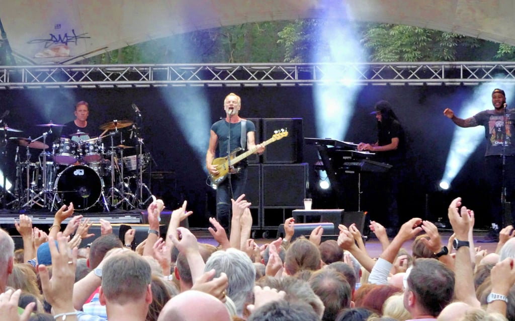Sting war schon mal da und kommt wieder. Der britische Sänger wird im kommenden Jahr erneut seine Fans auf der Peißnitzbühne in Halle begeistern.