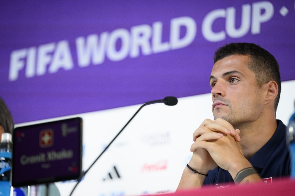 Team-Kapitän Granit Xhaka bei der Pressekonferenz der Schweiz.