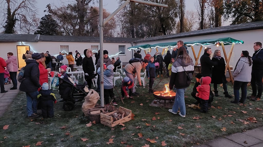 Das Winterliche Markttreiben auf der Kegelanlage in Magdeburg-Werder lockte im November viele Besucher an.