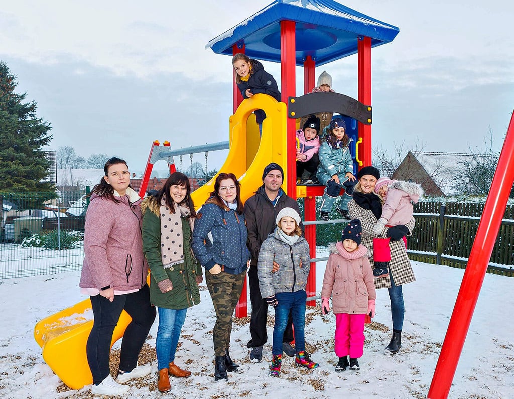 Auf dem Spielpatz in Weißenborn stehen bereits drei Spielkombinationen, eine Vierte wird demnächst aufgebaut.