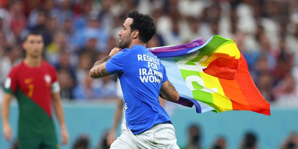 Ein Flitzer sorgte bei Portugal gegen Uruguay für Aufsehen.