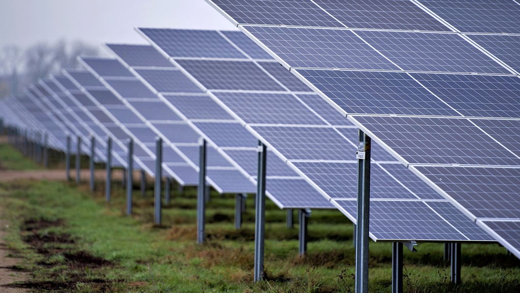 Nach dem Erneuerbare-Energien-Gesetz dürfen Betreiber bestimmter Windenergie- und (Solar)Freiflächenanlagen den Gemeinden, die von der Errichtung ihrer Anlage betroffen sind, einseitige Zuwendungen ohne Gegenleistung anbieten.
