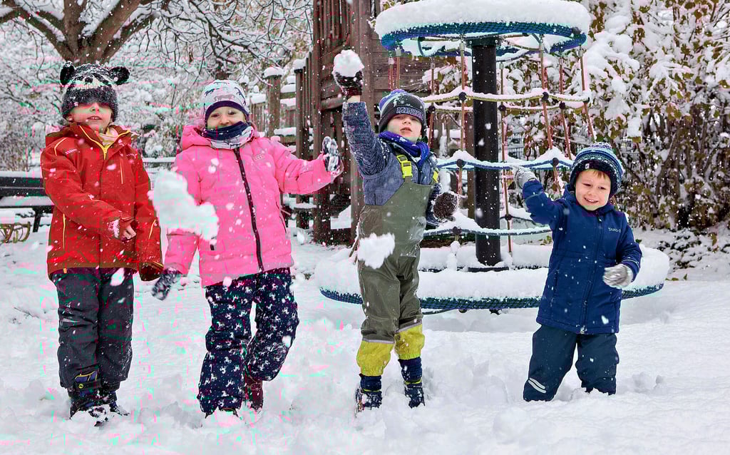 Oliver, Hannah, Fabian und Tom, Kinder der Bienchengruppe der Katholischen Kindertagesstätte Zeitz, hatten ihren Spaß im Schnee.