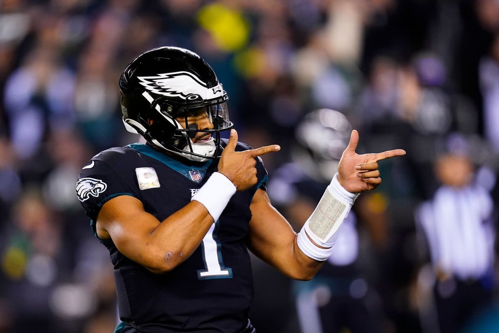 Philadelphia Eagles-Quarterback Jalen Hurts jubelt.