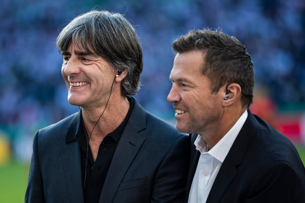 Joachim Löw, ehemaliger Bundestrainer (l) und Fußball-Experte Lothar Matthäus.