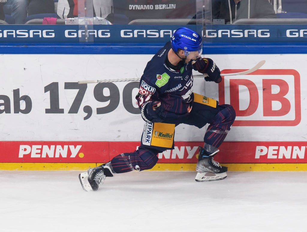 Berlins Kevin Clark bejubelt seinen Treffer.
