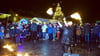 Mit seiner Feuershow faszinierte "Rick on fire" das Publikum am Sonnabendabend auf dem Gommeraner Weihnachtsmarkt. Die Effekte versetzten kleine wie große Zuschauer gleichermaßen ins Staunen.