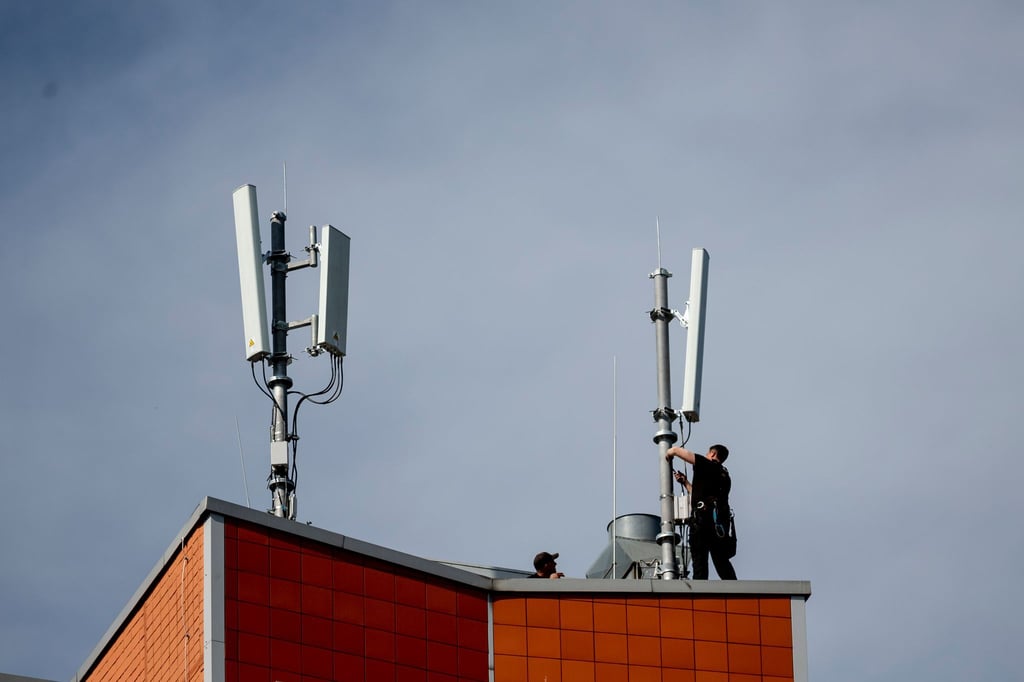 Laut einer Auflage von 2019 müssen deutsche Handynetz-Betreiber bis Jahresende in 500 Gebieten „weiße Flecken“ schließen.