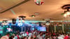 Fußball-Fans feiern in Doha im Pub „Red Lion“.