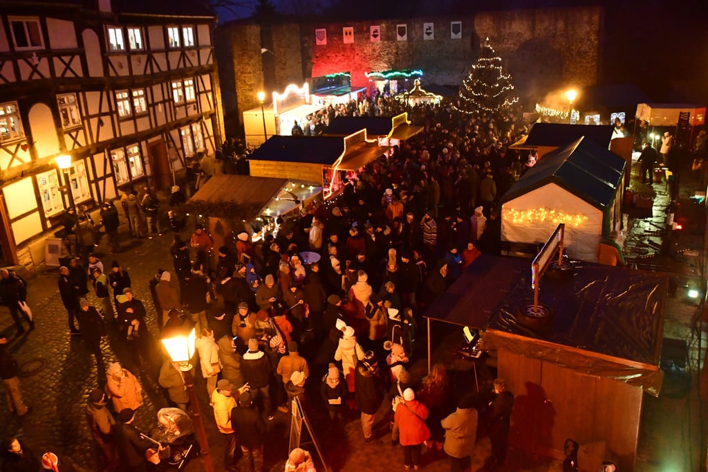 Hunderte Besucher strömten am Wochenende zur Burgweihnacht nach Oebisfelde.