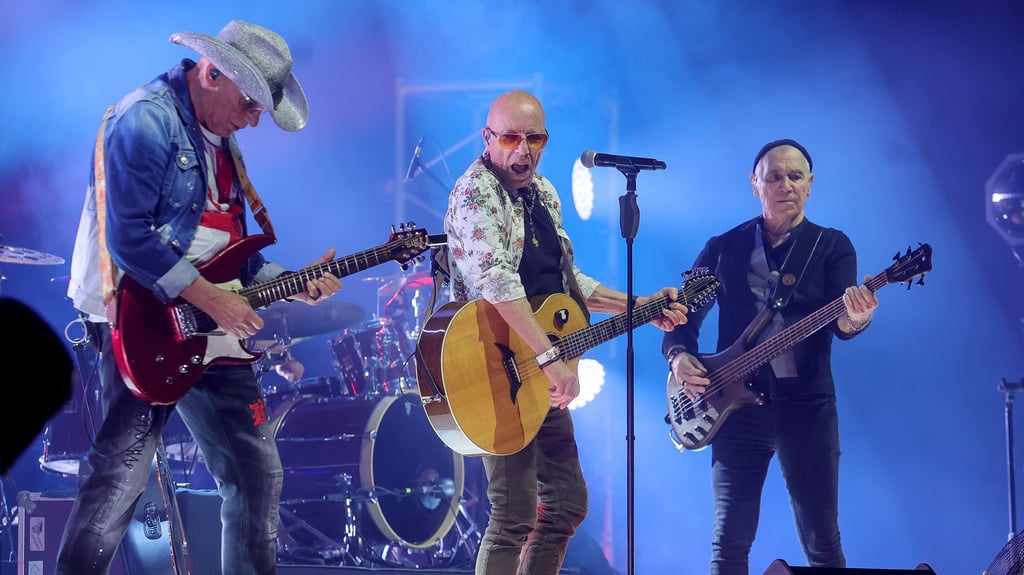 Die Ostrocker um Frontmann Toni Krahl (Mitte) begeisterten in der Magdeburger Getec-Arena 6.000 Fans.