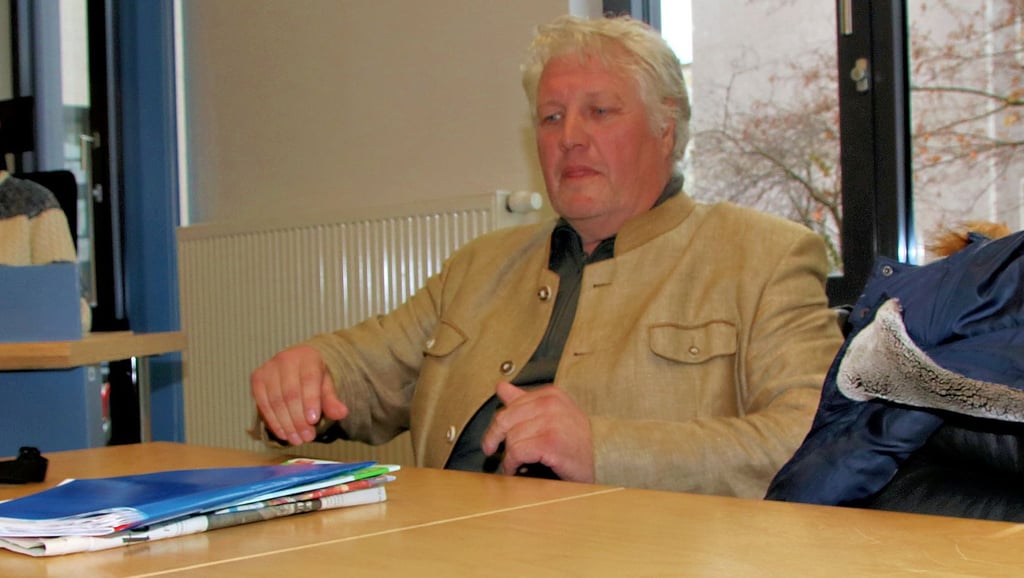 Klaus Kirchleitner im Verwaltungsgericht Magdeburg bei der mündlichen Verhandlung über seine Klage gegen die Bürgermeisterwahl in Calbe.