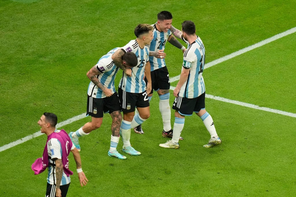 Siegen für das gute Gefühl: Die Argentinier feiern das 2:0 gegen Mexiko.