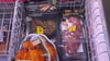 In einer Lidl-Filiale in Halle wird Fleisch gegen Diebstahl gesichert