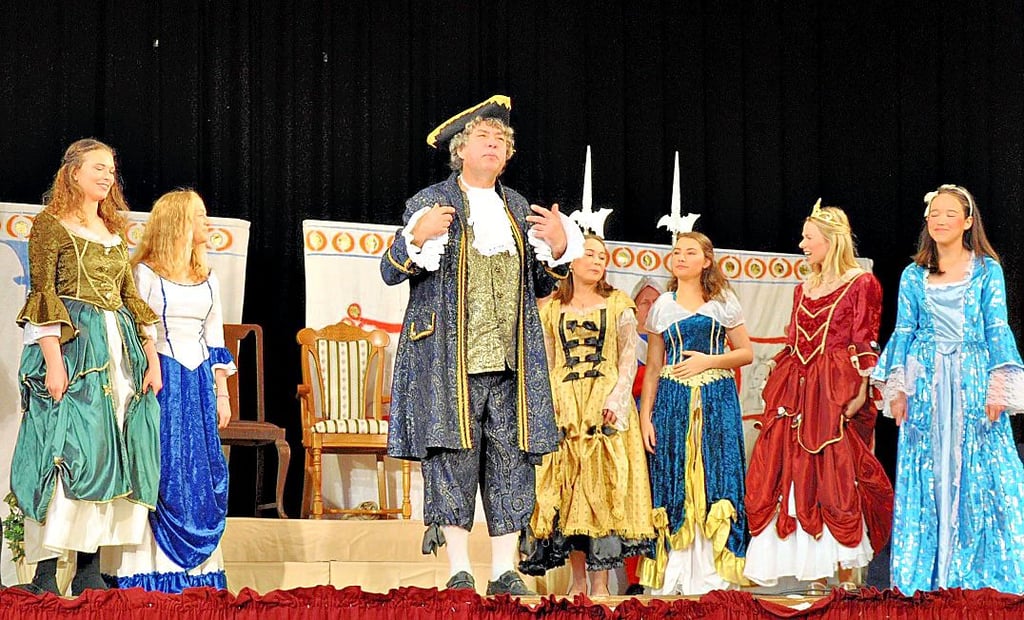 Das Genthiner Amateurtheater blickt zurück auf eine 50-jährige Geschichte und gibt Einblicke in die Schatzkiste des Ensembles