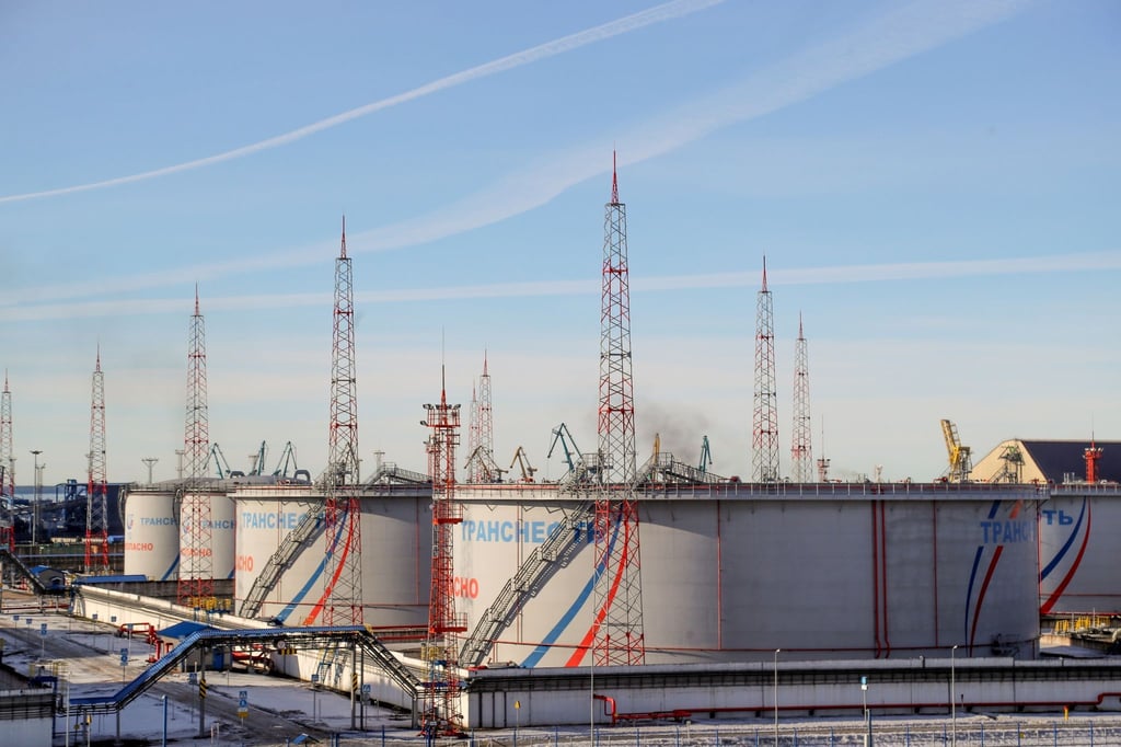 Tanks von Transneft im Ölterminal von Ust-Luga. Das staatliche russische Unternehmen betreibt die Erdöl-Pipelines des Landes.