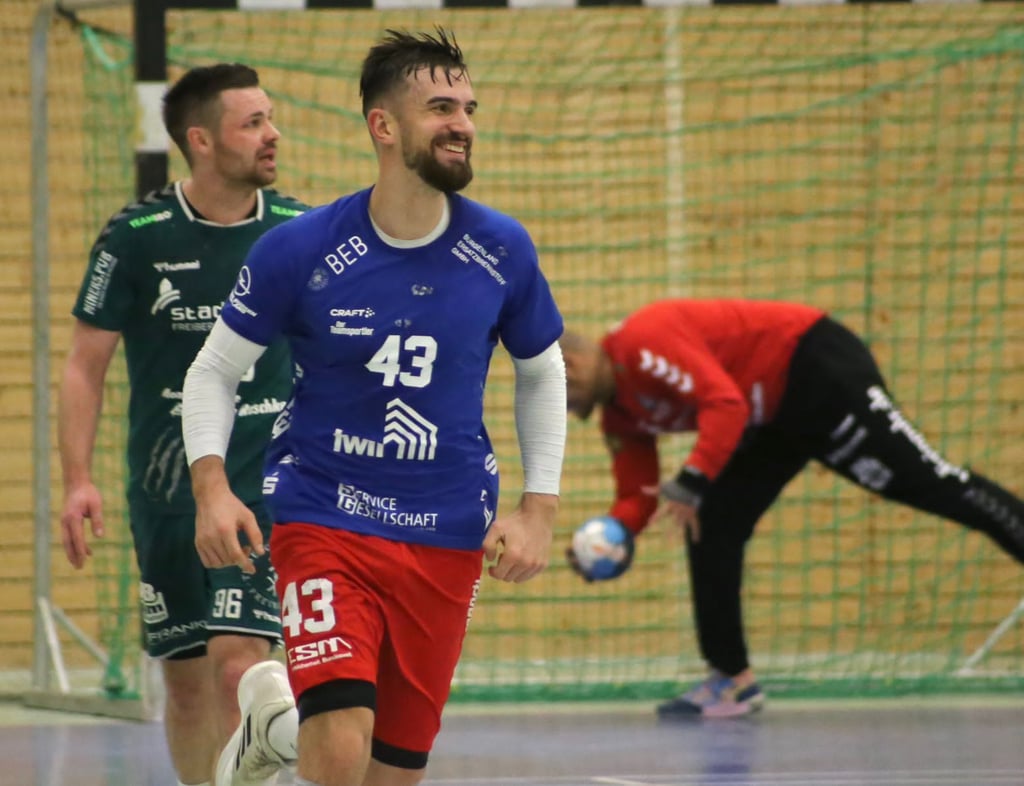 Marc Esche, bis Ende der letzten Saison noch beim Bundesligisten SC DHfK Leipzig unter Vertrag, debütierte am Samstag in Freiberg im HCB-Trikot.
