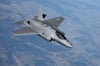 Auf diesem von der U.S. Air Force zur Verfügung gestellten Bild fliegt ein F-35-Jet über Polen.