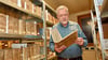 Der ehemalige Pfarrer Christoph Hellmich hat den kompletten Bestand der Eisleber Turmbibliothek erfasst.