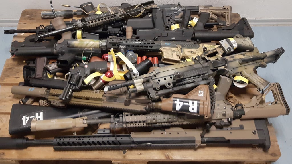 Ein Arsenal von unerlaubten Druckluftwaffen sind bei einer Hausdurchsuchung im Altmarkkreis gefunden worden.