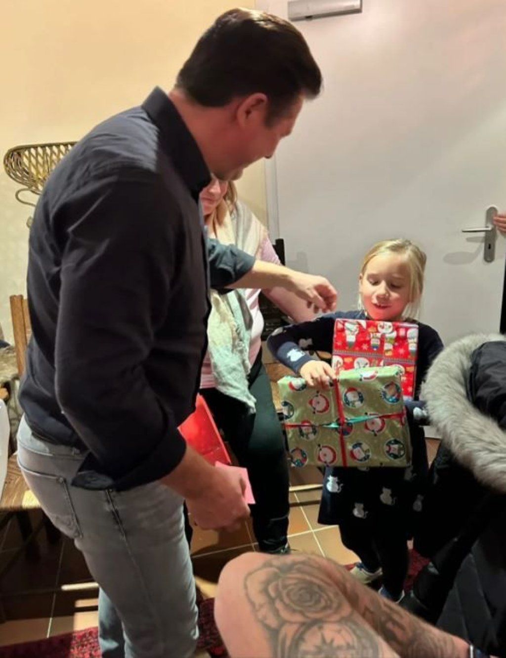 Die Kinder vom RheumaKinder e. V. freuten sich über den Besuch und die Geschenke von Christian Titz.