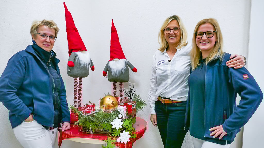 Zusammen arbeiten sie 76 Jahre im Pflegeberuf. Jana Posselt-Oehler (von links), Petra Schulze-Rabe und Jasmin Zborowski.