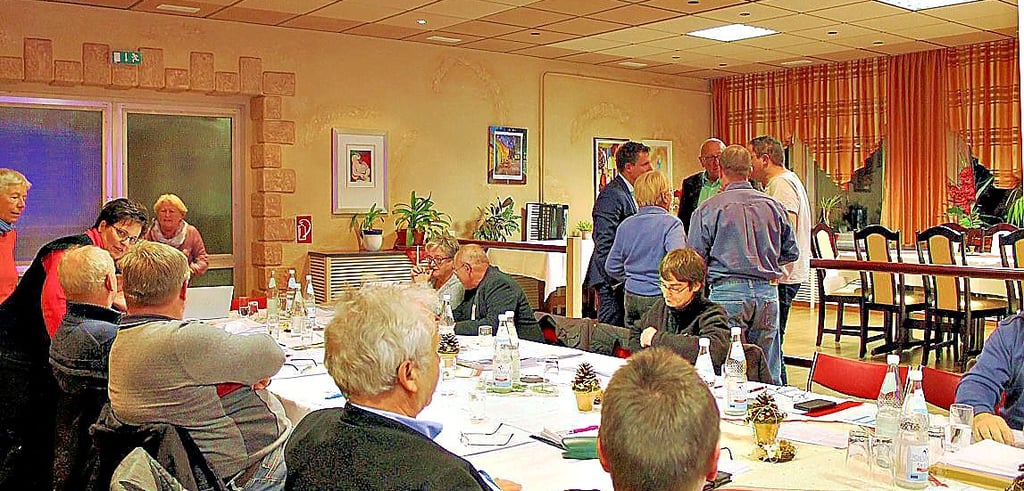 Bis vor wenigen Jahren fanden die Sitzungen des Stadrates und der Ausschüsse noch in der Kulturhaus-Gaststätte in Tangerhütte statt. Seit Anfang 2021 ist sie gesperrt.