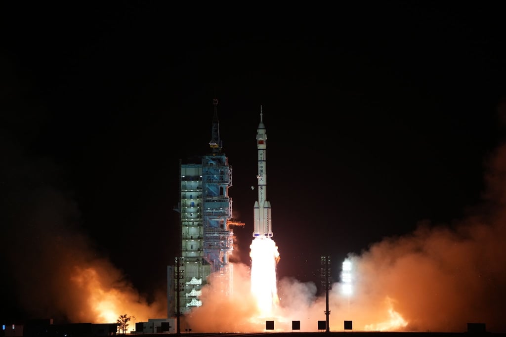 Das bemannte Raumschiff „Shenzhou 15“ auf der Trägerrakete „Langer Marsch 2F“ hebt ab. China verfolgt noch weitere ehrgeizige Ziele im All.