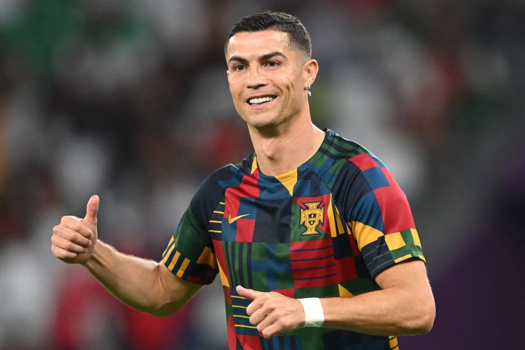 Portugals Cristiano Ronaldo beim Aufwärmen vor einem Spiel.