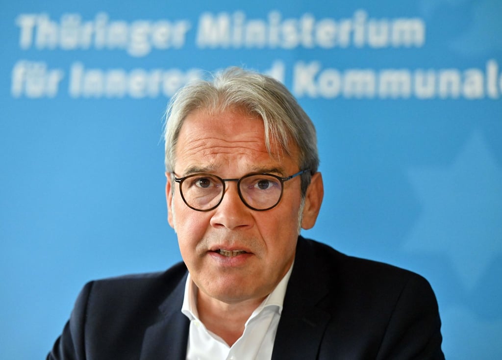 Georg Maier während einer Pressekonferenz.