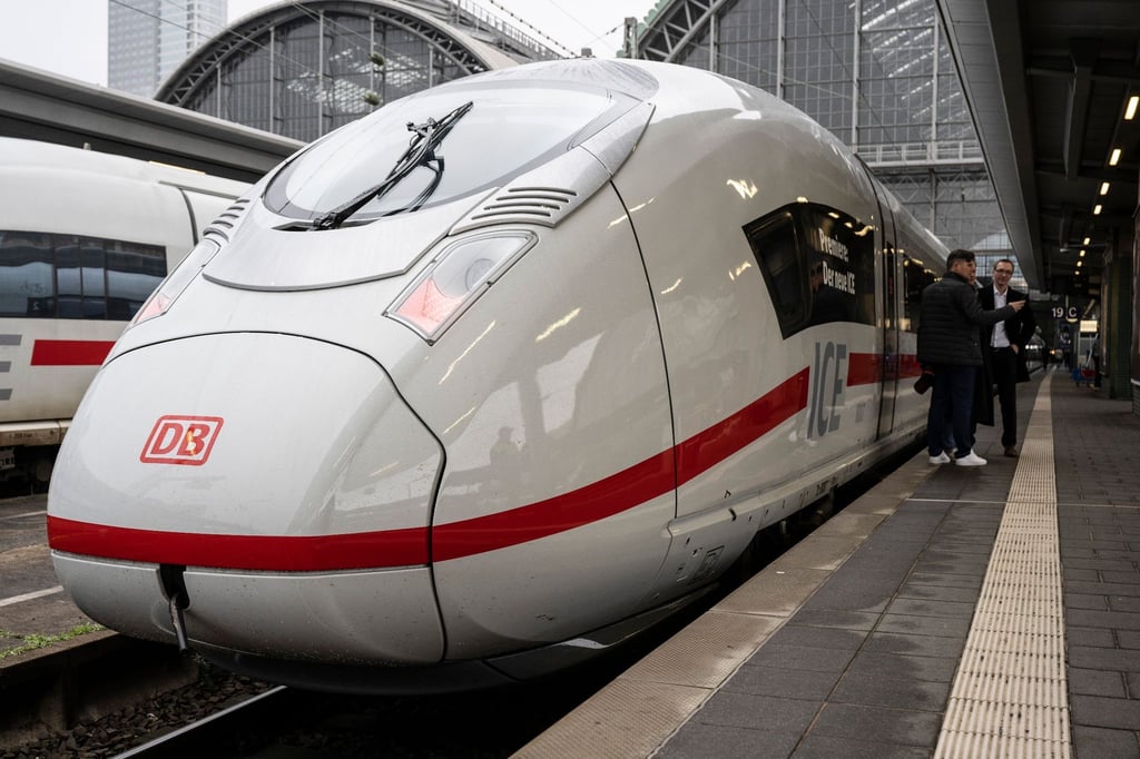 Insgesamt hat die Deutsche Bahn 73 ICE 3neo bestellt.