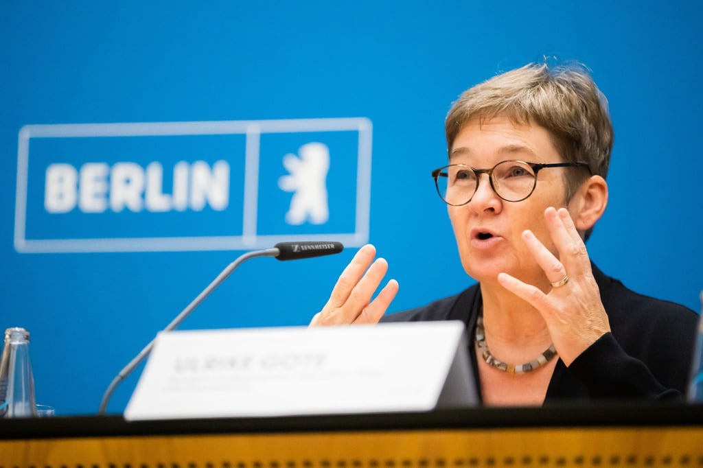 Ulrike Gote (Bündnis 90/Die Grünen), Berliner Senatorin für Gesundheit und Wissenschaft, spricht.