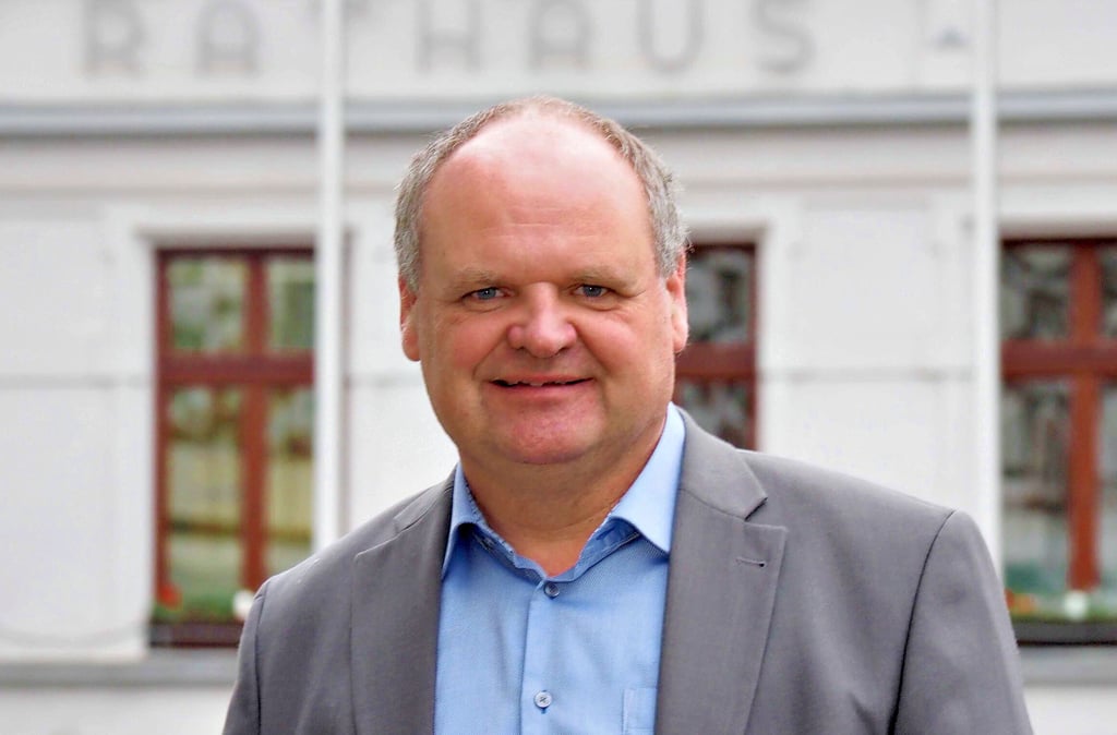Dirk Heinemann ist seit einem Jahr Chef im Osterwiecker Rathaus.
